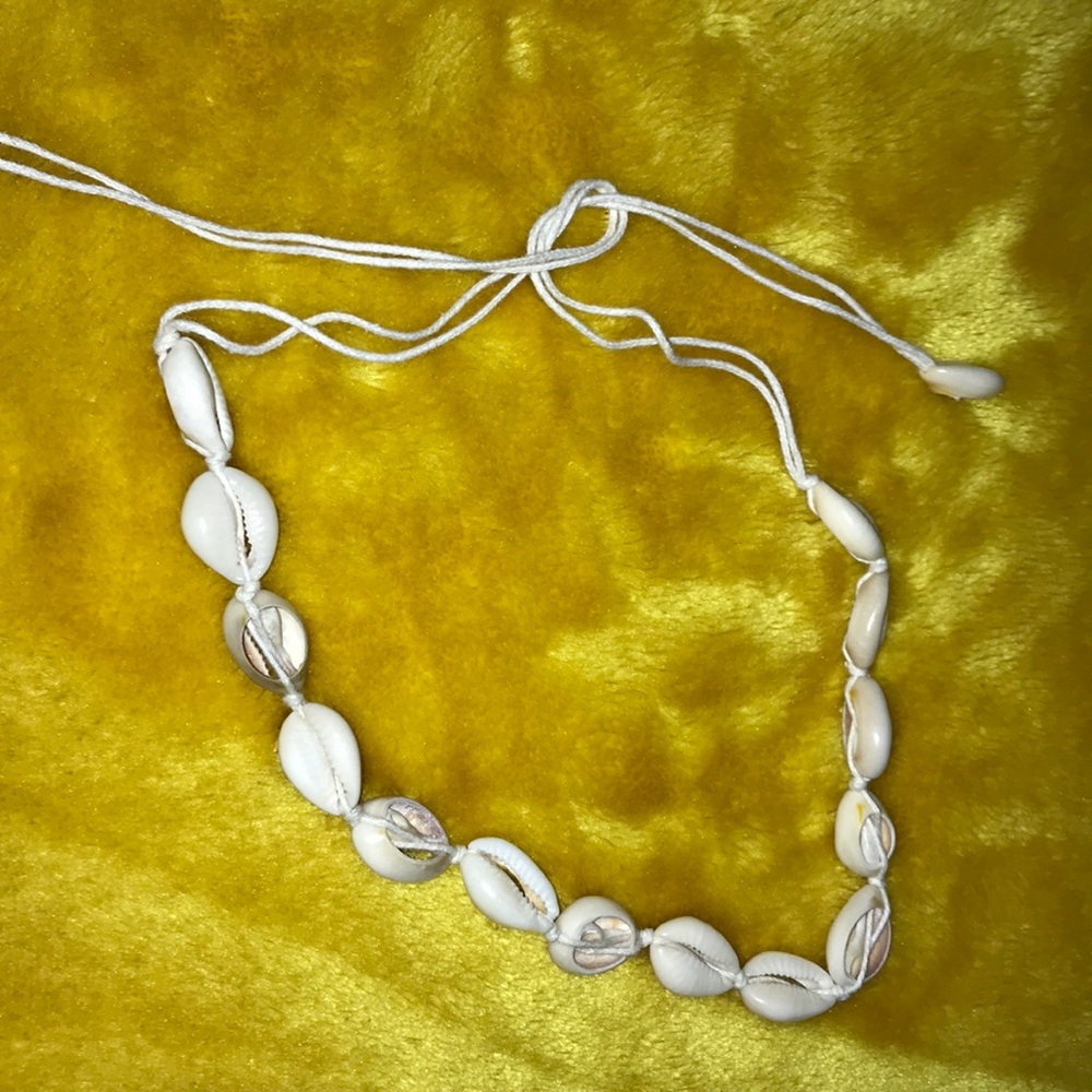 SEASHELL NECKLACE